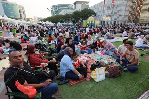 BERBUKA PUASA DI DATARAN PUTRAJAYA