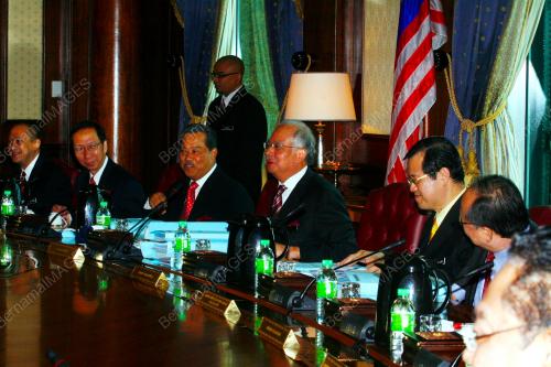 MOHD NAJIB TUN ABDUL RAZAK