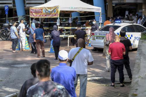 ORANG RAMAI KE PASAR PATUHI SOP