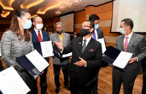 DATUK DR NOOR AZMI GHAZALI