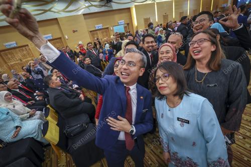 FAHMI FADZIL