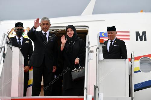 AL-SULTAN ABDULLAH RI'AYATUDDIN AL-MUSTAFA BILLAH SHAH
