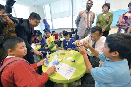 PTJ07_16102014_SHABERY_STEM