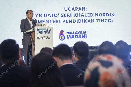DATUK SERI MOHAMED KHALED NORDIN
