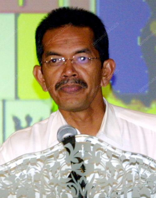 SETIAUSAHA AKHBAR AZHAR OTHMAN