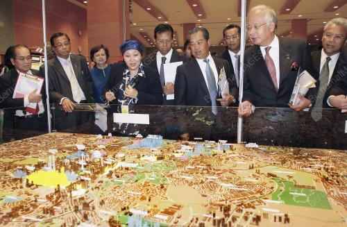 MOHD NAJIB TUN ABDUL RAZAK