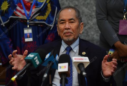 DATUK SERI DR WAN JUNAIDI TUANKU JAAFAR