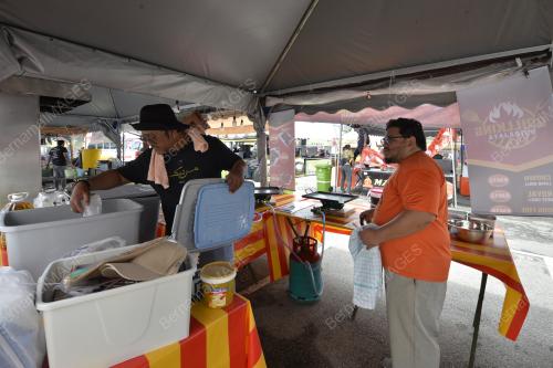 PERSIAPAN TAPAK BAZAR RAMADAN