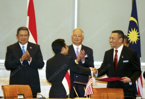 MOHD NAJIB TUN ABDUL RAZAK