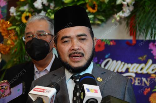 DATUK DR NIK MUHAMMAD ZAWAWI SALLEH