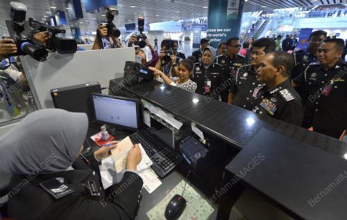 PTJ07_18122014_ASEAN_LANE