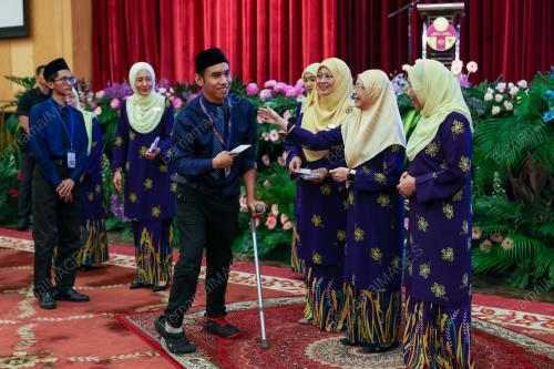 DATUK SERI DR WAN AZIZAH WAN ISMAIL