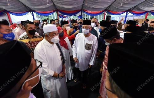DATUK SERI ISMAIL SABRI YAAKOB