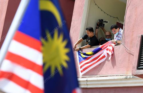DATUK SERI TENGKU ADNAN TENGKU MANSOR