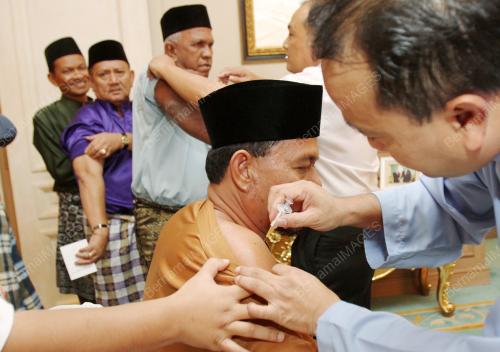 DATUK SERI NAJIB TUN RAZAK