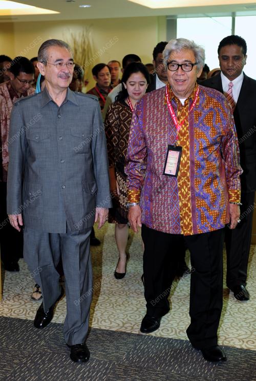 TUN ABDULLAH AHMAD BADAWI