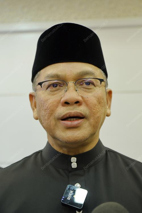 DATUK DR NA'IM MOKHTAR