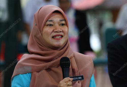 FADLINA SIDEK