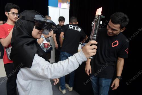 PTJ07_20042019_SHOWCASE_5G_BN201904197324