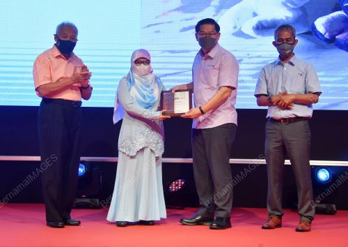 DATUK LIM BAN HONG