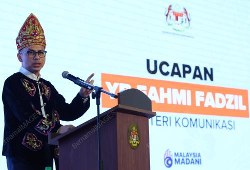 FAHMI FADZIL