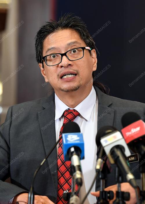 DR AZMI SHAROM
