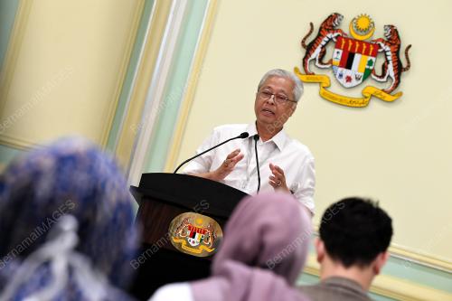 DATUK SERI ISMAIL SABRI YAAKOB