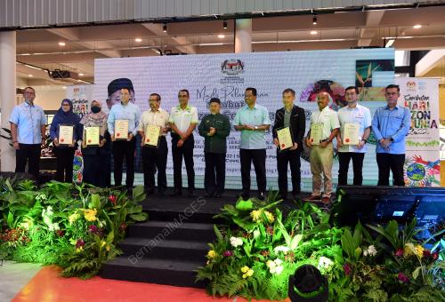 DATUK SERI TUAN IBRAHIM TUAN MAN