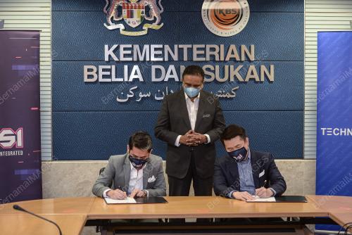 DATUK SERI REEZAL MERICAN NAINA MERICAN