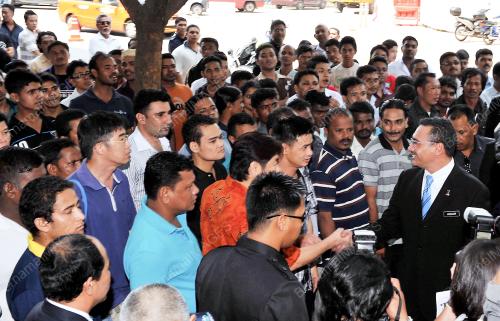 DATUK SERI HISHAMMUDDIN TUN HUSSEIN