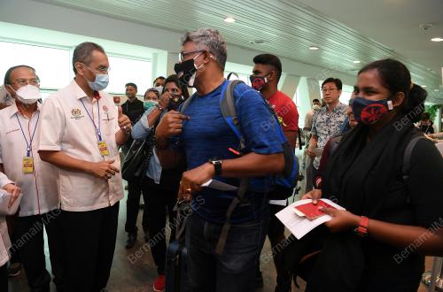 DATUK SERI DR DZULKEFLY AHMAD