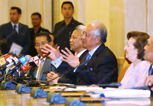 DATUK SERI MOHD NAJIB TUN ABDUL RAZAK