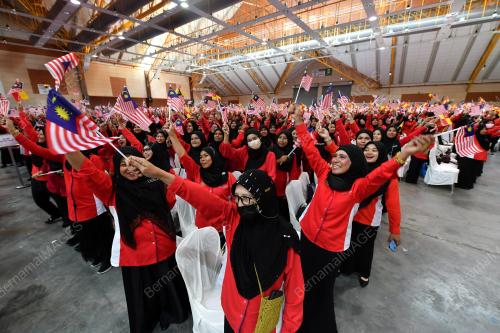 DATUK SERI ISMAIL SABRI YAAKOB