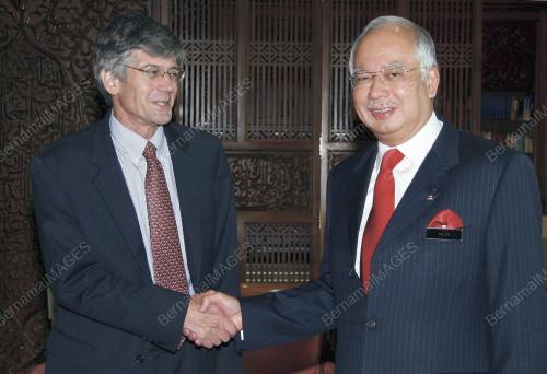 MOHD NAJIB TUN ABDUL RAZAK