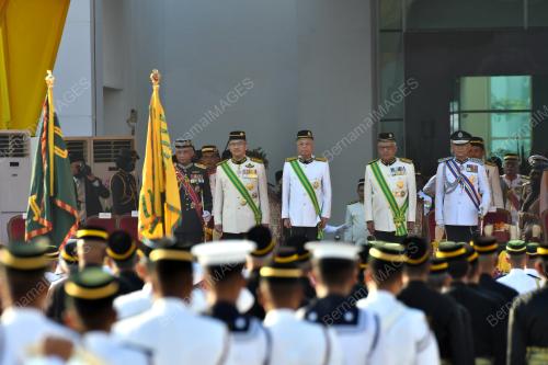 HARI PAHLAWAN