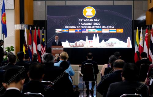 DATUK SERI HISHAMMUDDIN TUN HUSSEIN