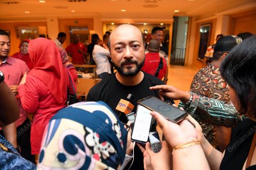 DATUK SERI MUKHRIZ MAHATHIR