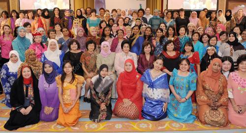 DATIN SERI ROSMAH MANSOR