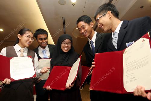 TAN SRI MUHYIDDIN YASSIN