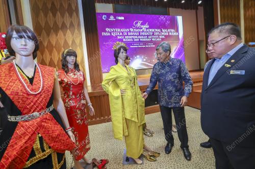 DATUK SERI MOHAMAD HASAN