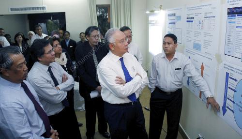 MOHD NAJIB TUN ABDUL RAZAK