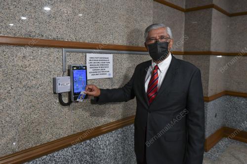 TAN SRI ABU KASSIM MOHAMED