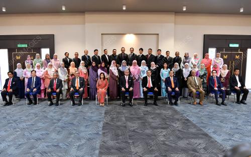 TAN SRI NOH OMAR