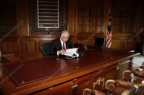 MOHD NAJIB TUN ABDUL RAZAK