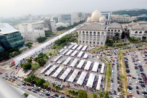 PTJ08_06062016_BAZAR