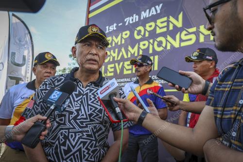 TAN SRI ACRYL SANI ABDULLAH SANI
