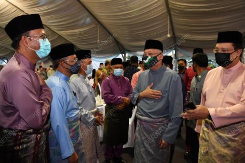 DATUK SERI ISMAIL SABRI YAAKOB
