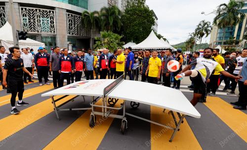 DATUK SERI ISMAIL SABRI YAAKOB