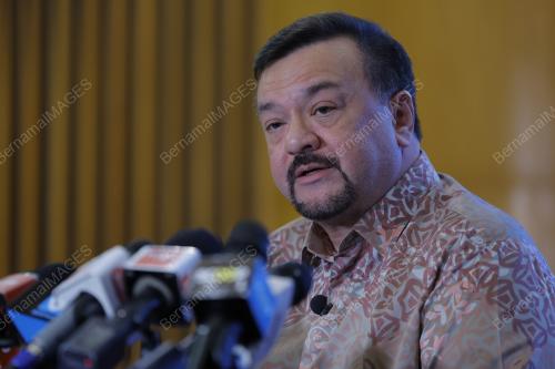 DATUK SERI AMIR HAMZAH AZIZAN