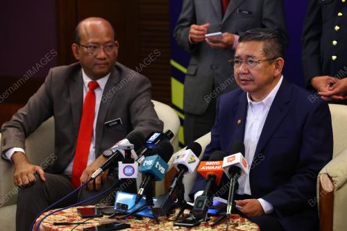 DATUK SERI SALAHUDDIN AYUB